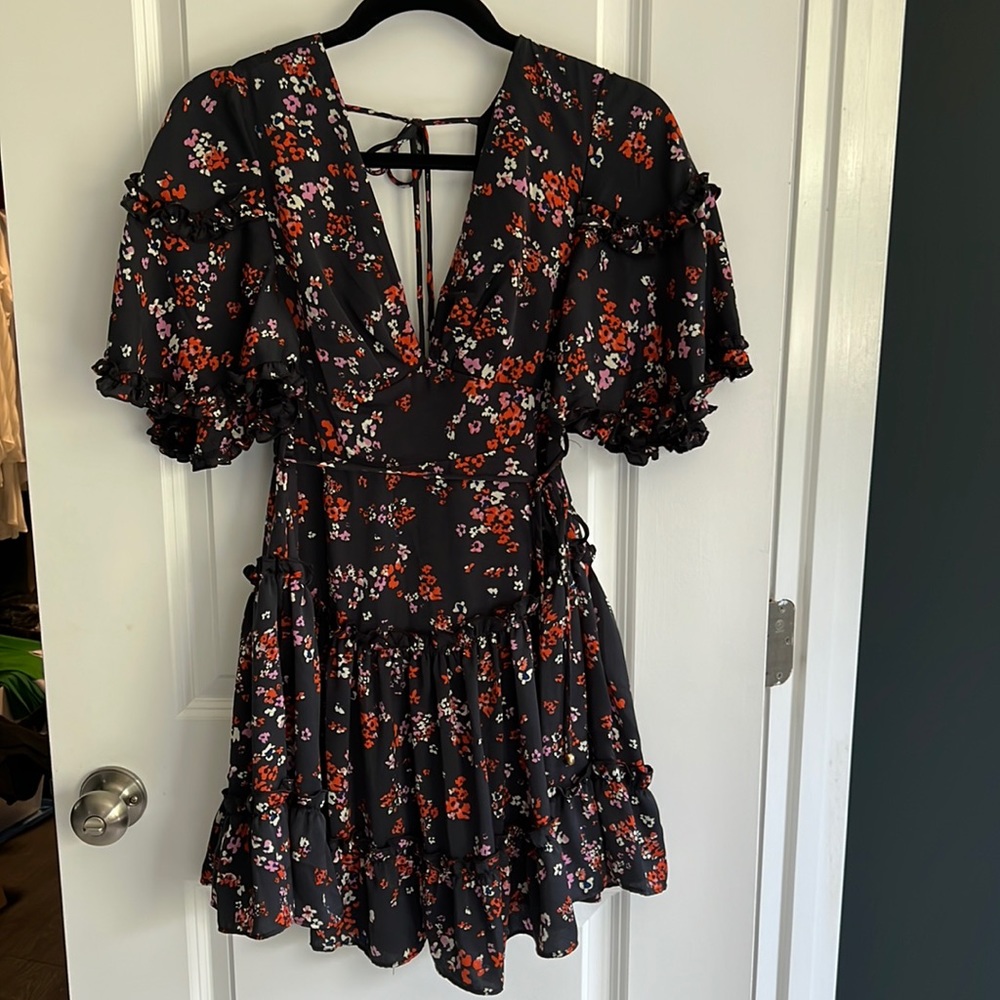 VICI size small double V, ADORABLE floral dress